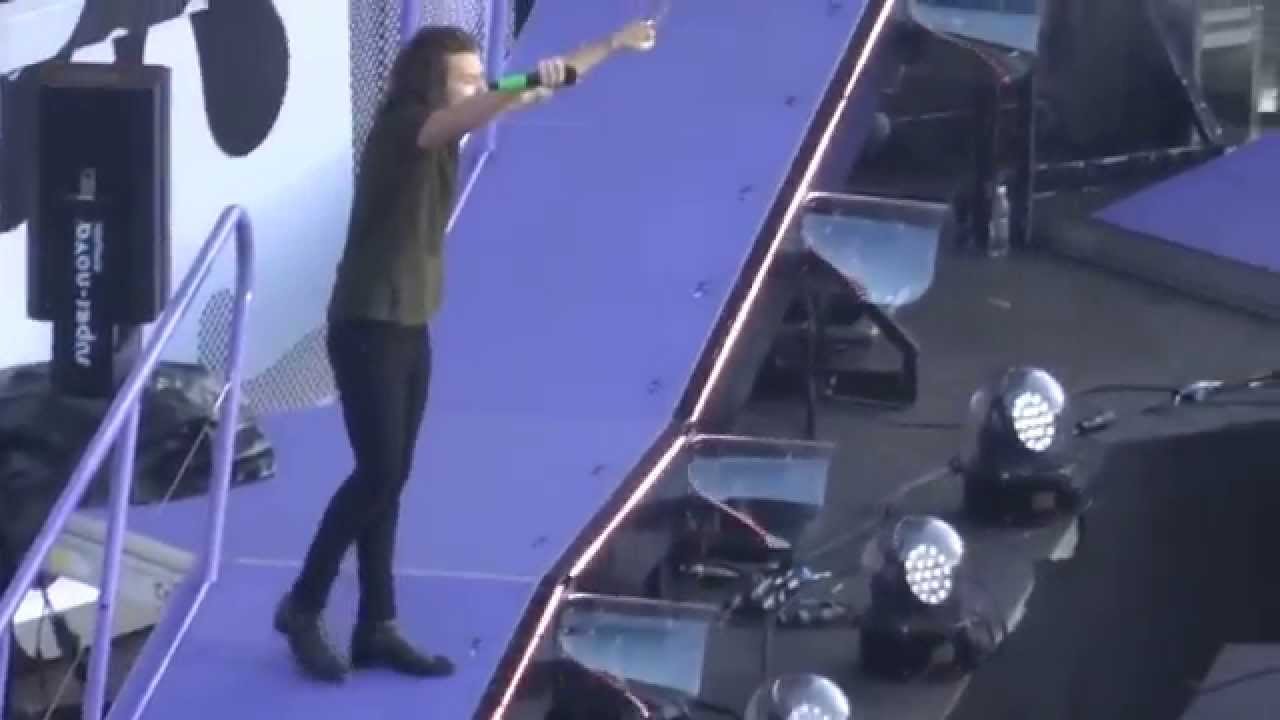 One direction - Ready to run. Strong. Better than words. Helsinki live