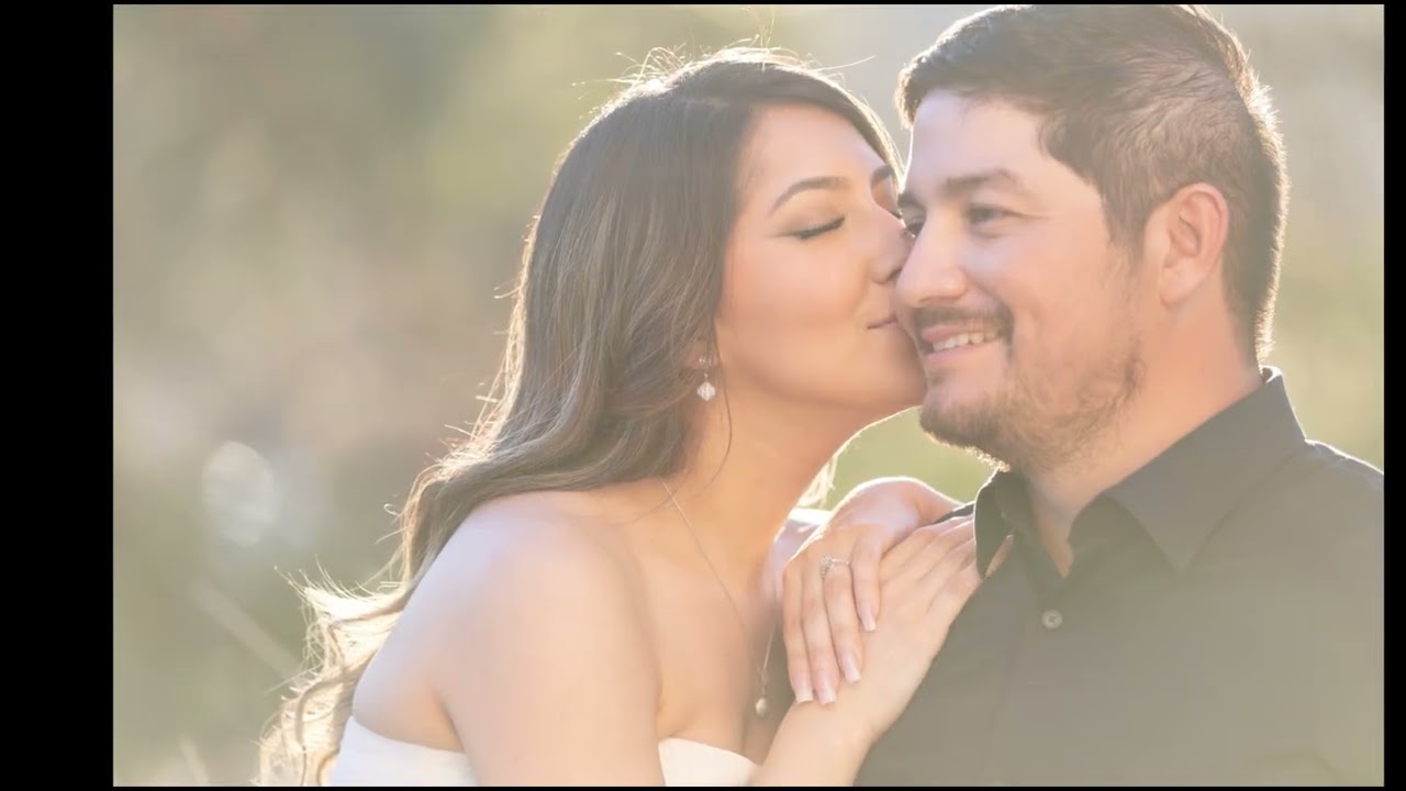 Sandra & Roland's Engagement | The McNay Museum | Engagement Portraits