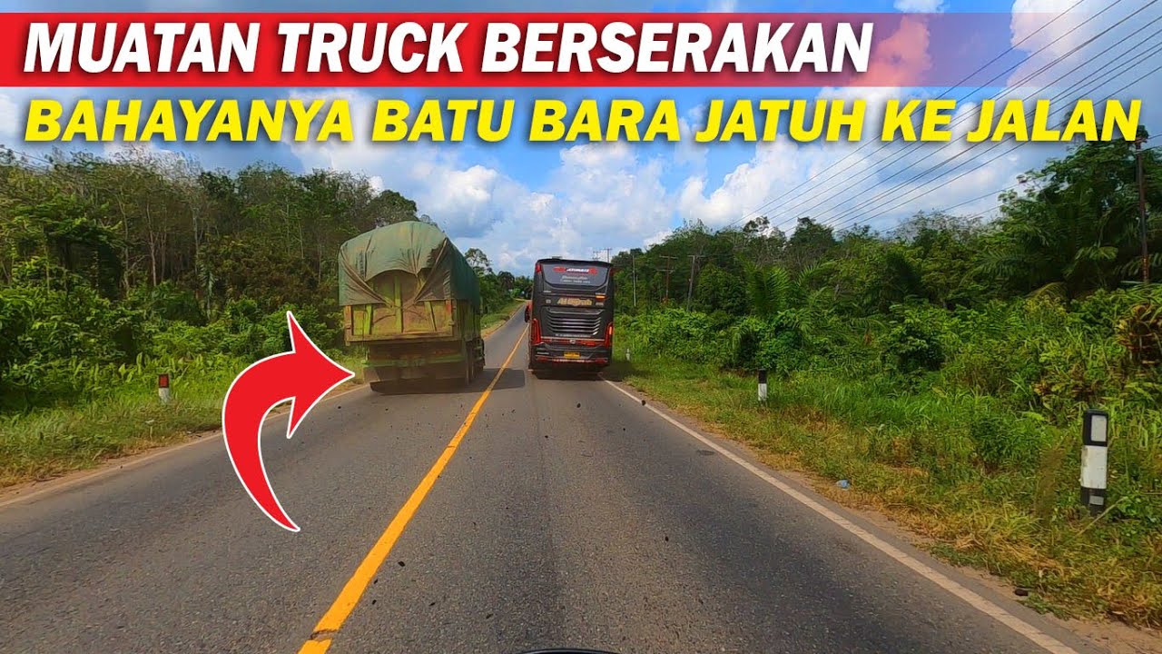 Lagi Santai Motoran di belakang Bus tiba-tiba bongkahan BABA jatuh dari truck