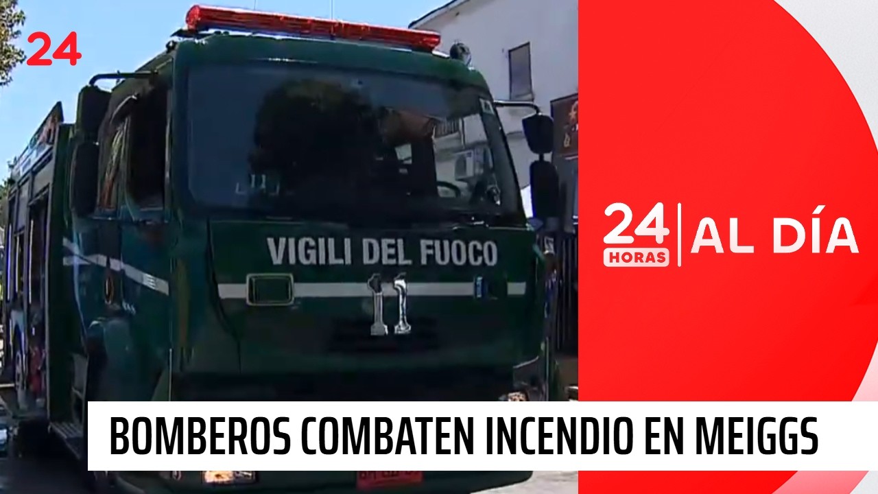 Bomberos combate incendio en el Barrio Meiggs | 24 Horas TVN Chile