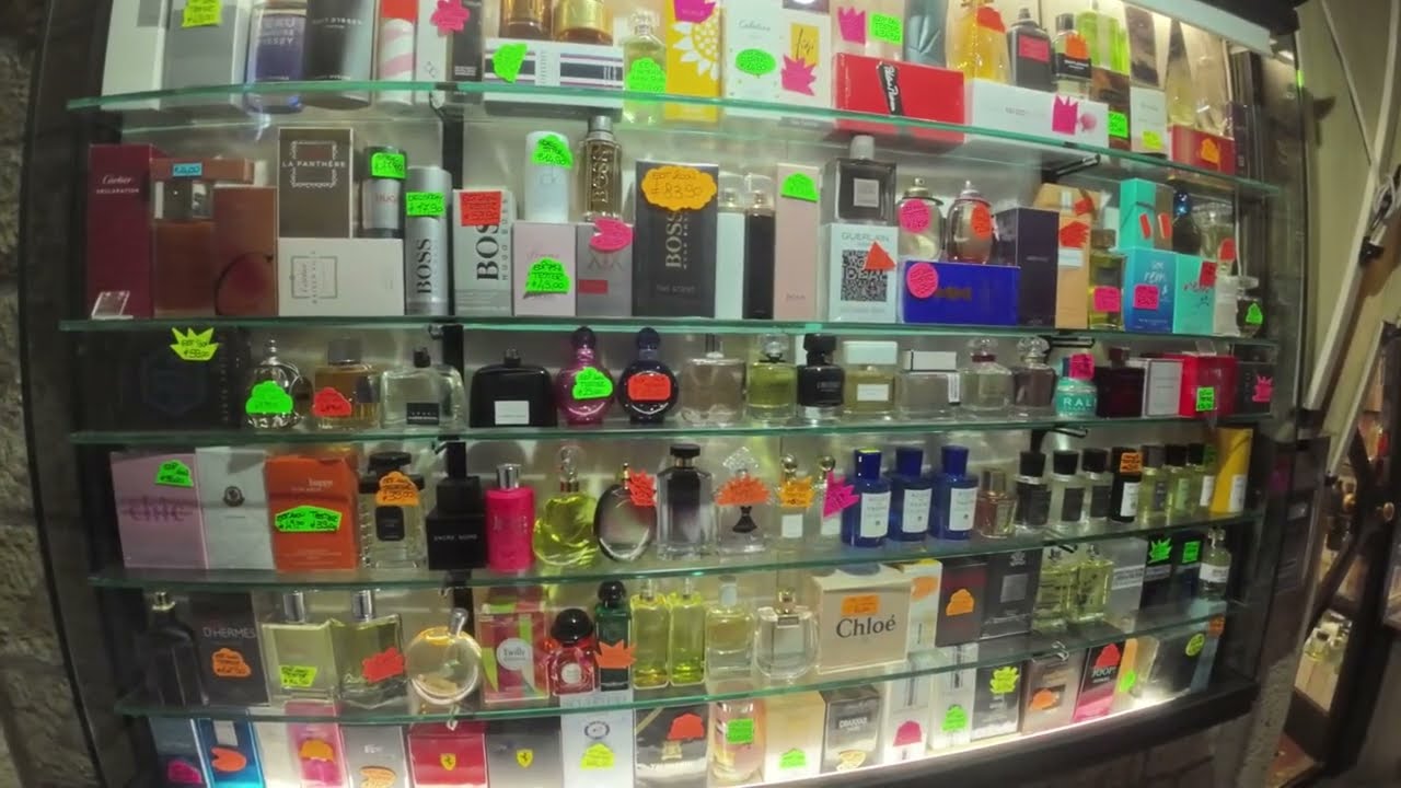 Shopping fra i negozietti di San Marino, grazie per un like e iscrivetevi al canale