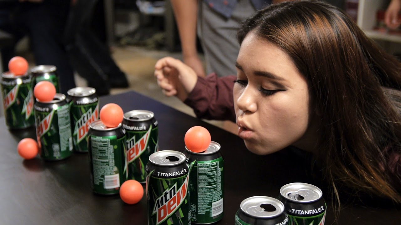 Can Duet | Blow It to the Other Side (Minute to Win It)