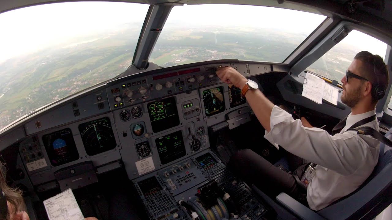 Krakow, EPKK cockpit view landing 25