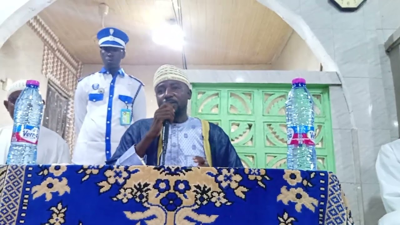 لا يحقر مؤمن أخاه (Abdoul moumouni Abdoulaye Addosawi 