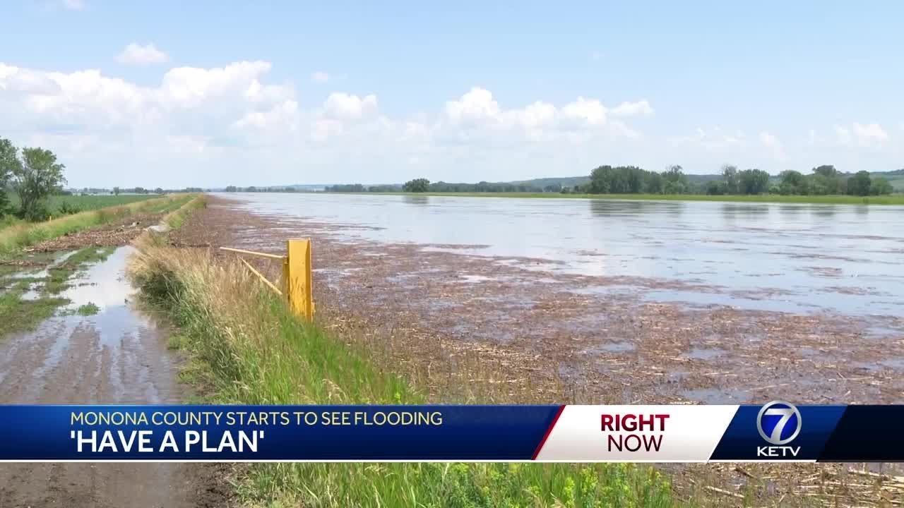 Another levee fails in Monona County, evacuations underway