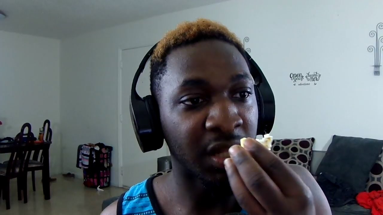 ASMR Popcorn Eating/Rambling (Mouth Sounds)