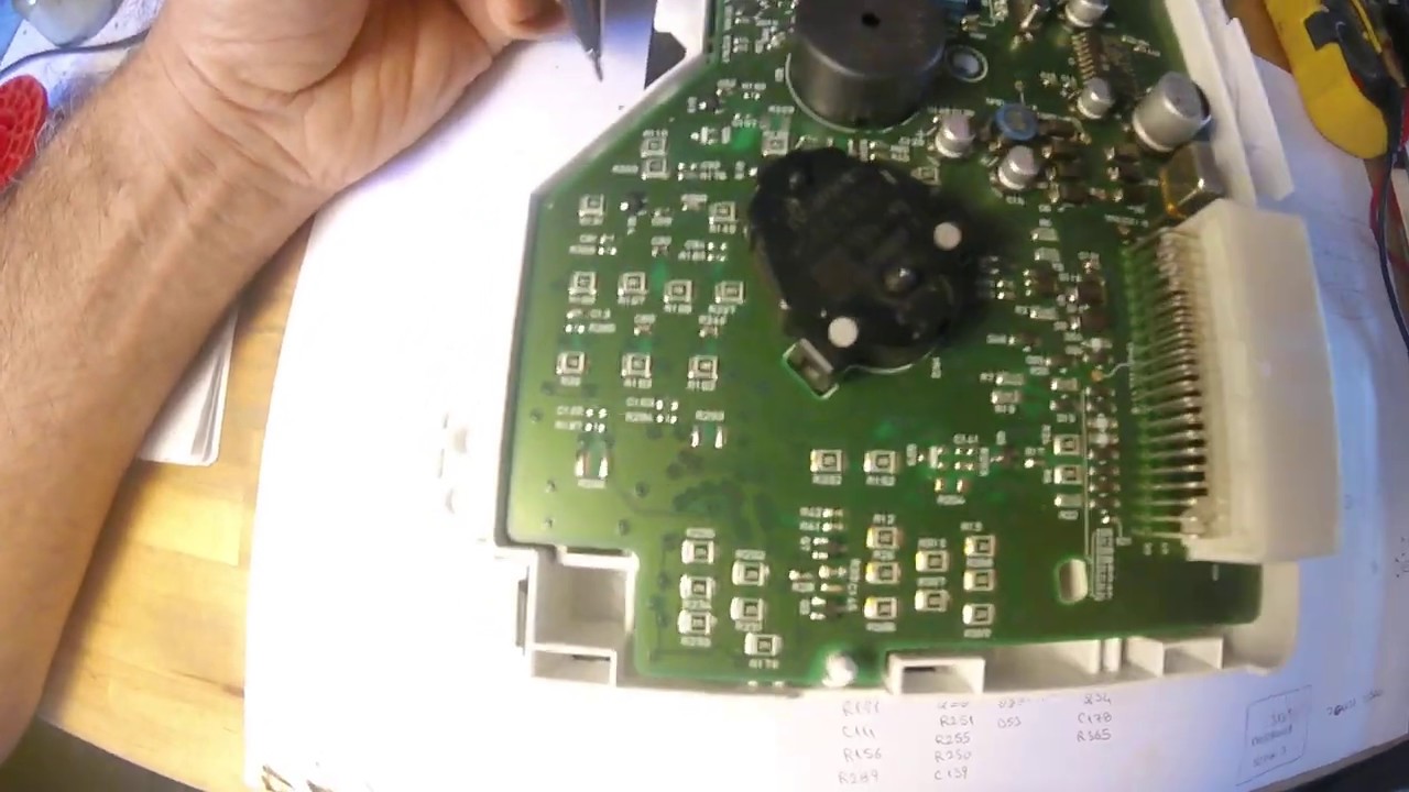 2012-2013 Toyota Hilux Faulty Fuel gauge Solution / Yakıt gösterge sorun çözümü