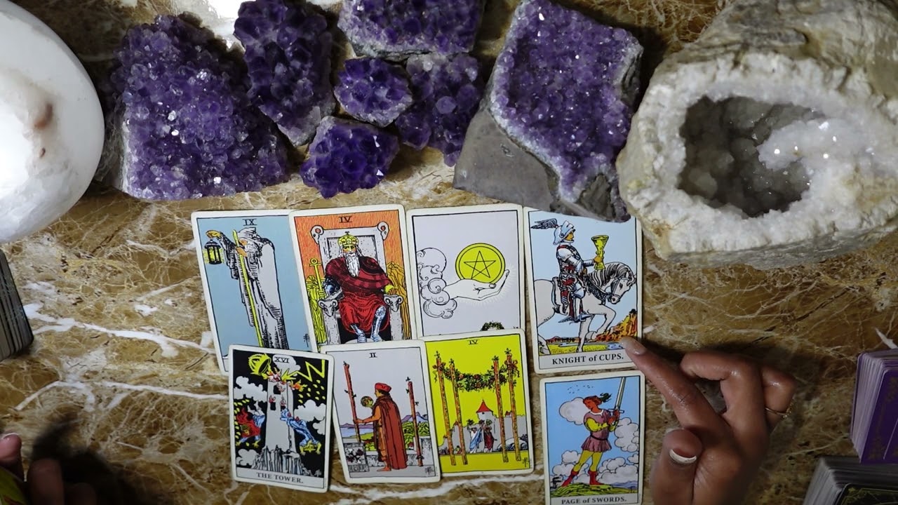 What Does Nicki Minaj & Beyoncé Think About Cardi B's Drama? Tarot Reading