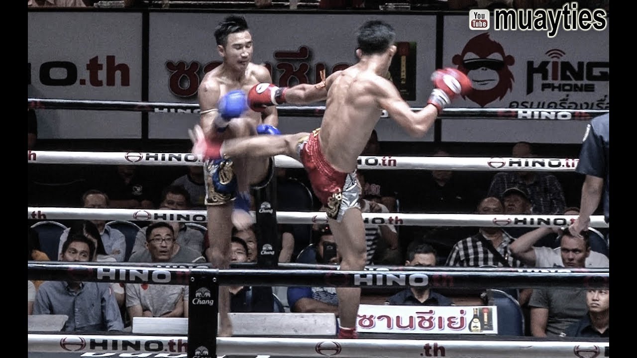 Muay Thai - Chujaroen vs Petmorrakot (เพชรมรกต vs ชูเจริญ), Lumpini Stadium, Bangkok, 5.9.17
