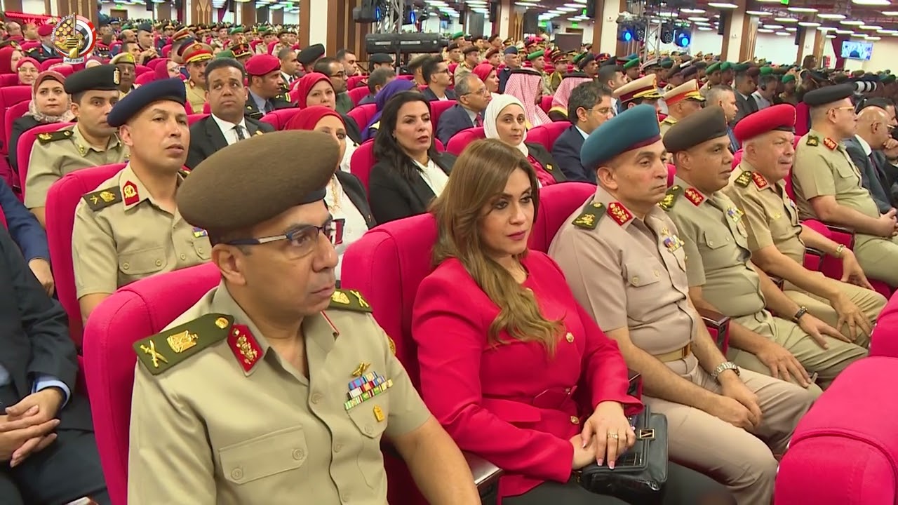 الفريق أحمد خليفة يشهد تخرج دورات جديدة من دارسى الأكاديمية العسكرية للدراسات العليا والاستراتجية