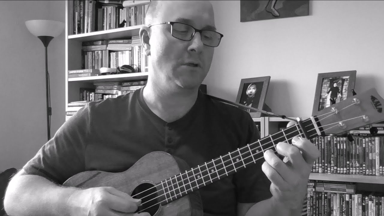 The Sound of Silence - Simon and Garfunkel - Baritone Ukulele Cover