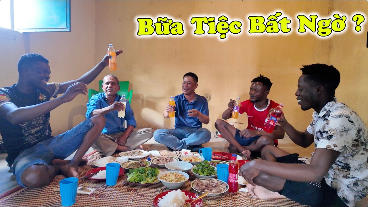 Những Tình Cảm Vô Cùng Đặc Biệt Của Bác Nam và 3 Em Làm Việc Dành Cho Mình ? Cháu Vui Lắm Bác Ạ !