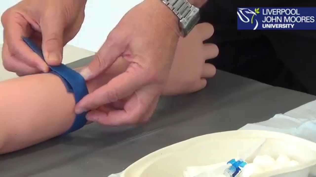 Paramedic Cannulation Demonstration