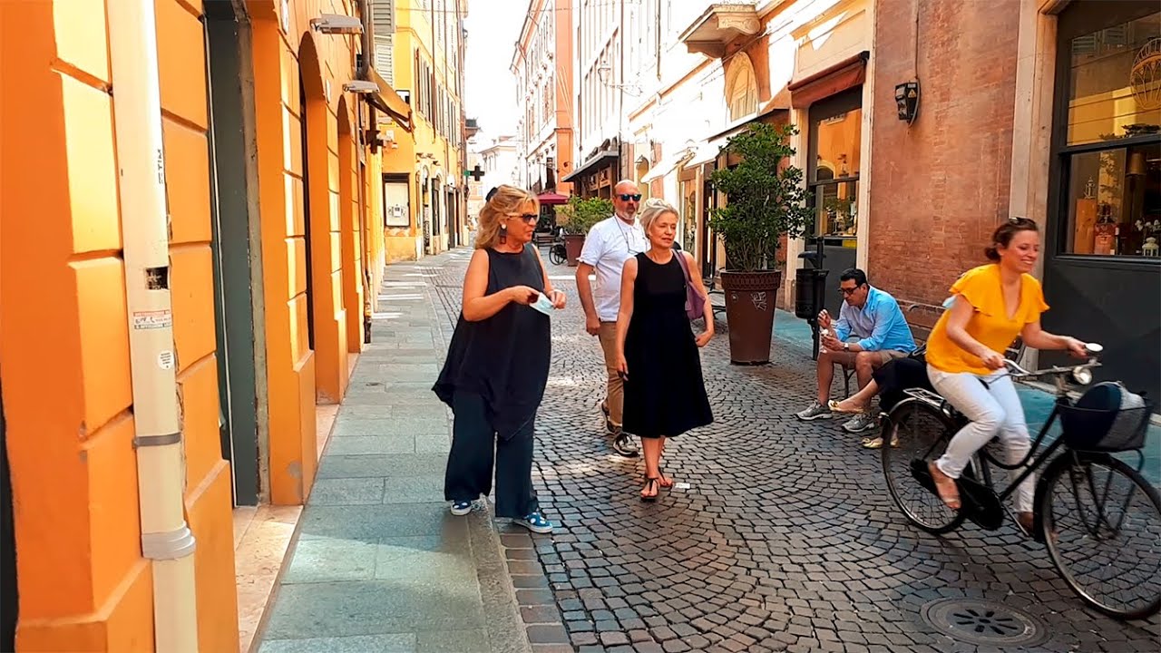 Italy - Virtual Walking Tour around the City - Travel Guide. Modena