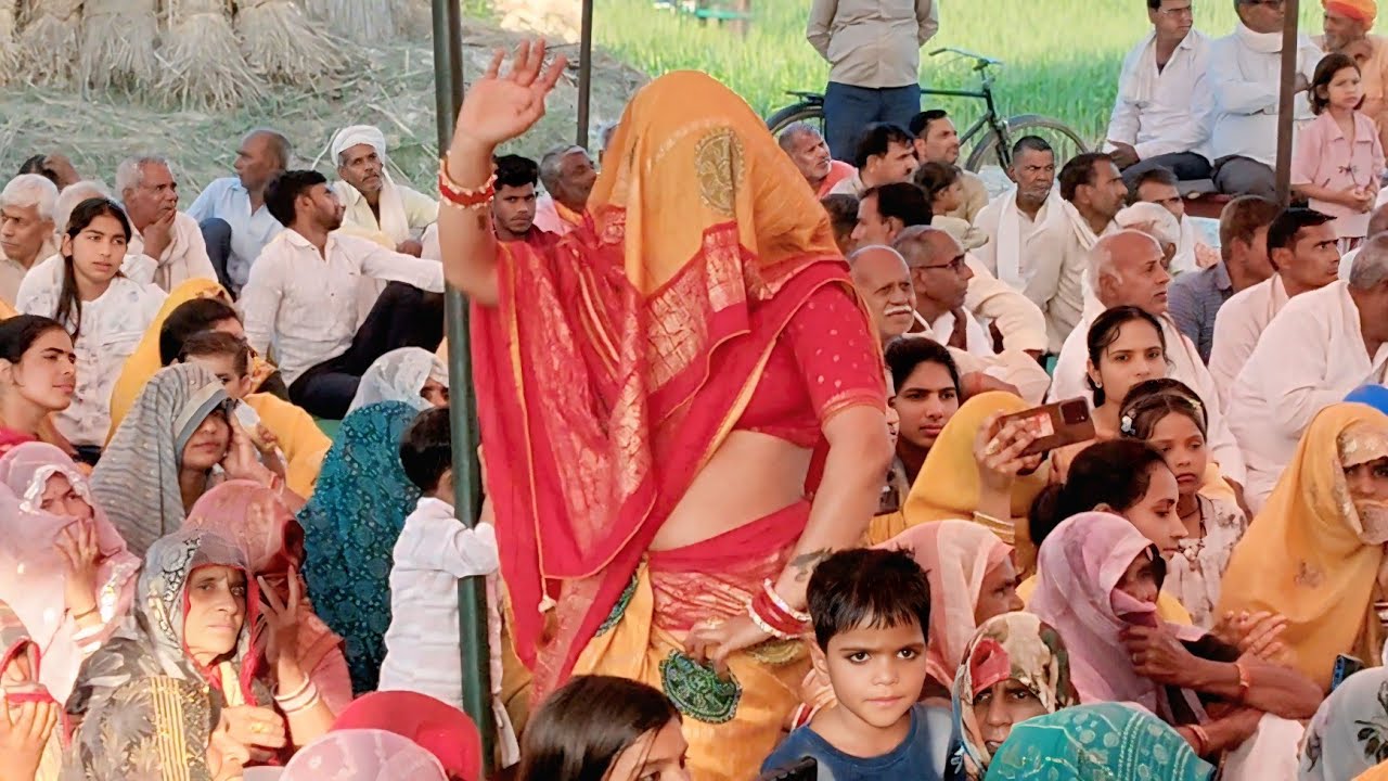 #प्रधान जी की #पत्नी ने कर दिया कमाल का #डांस ग्राम देवी रमपुरा #जिला इटावा में# प्रीती शास्त्री जी