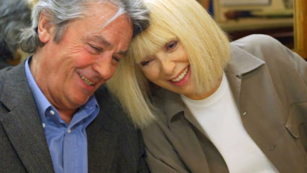 ALAIN DELON & MIREILLE DARC CANDILEJAS (SIMONE - CHAPLIN - JULIO IGLESIAS)