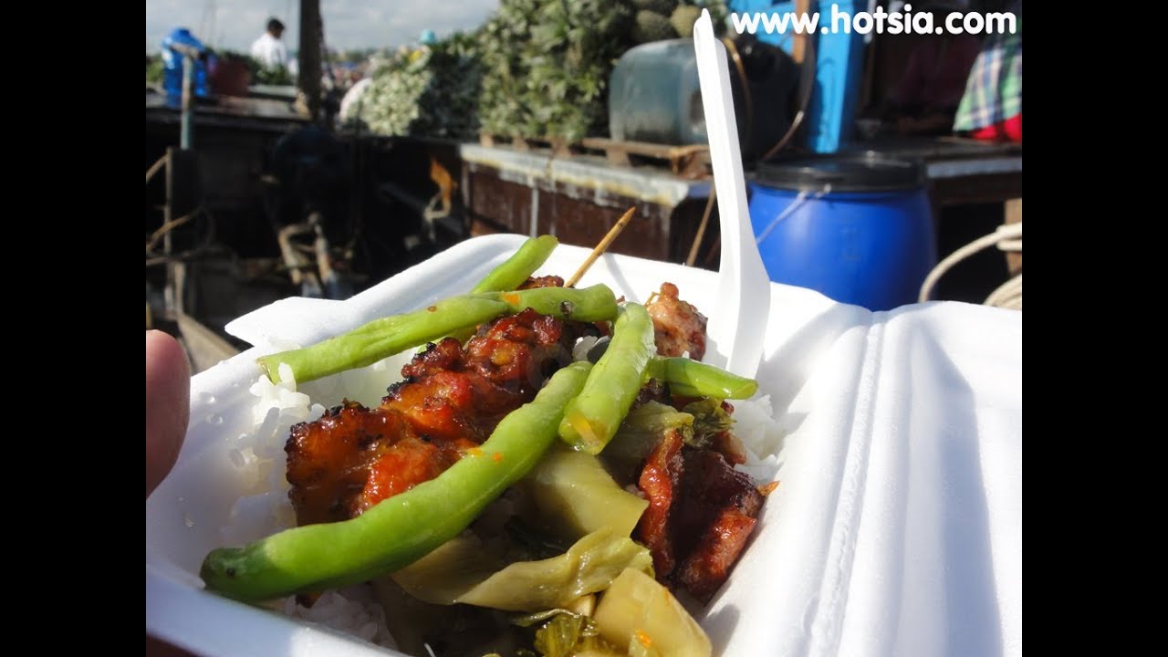 mr hotsia Breakfast on boat in can tho floating market vietnam
