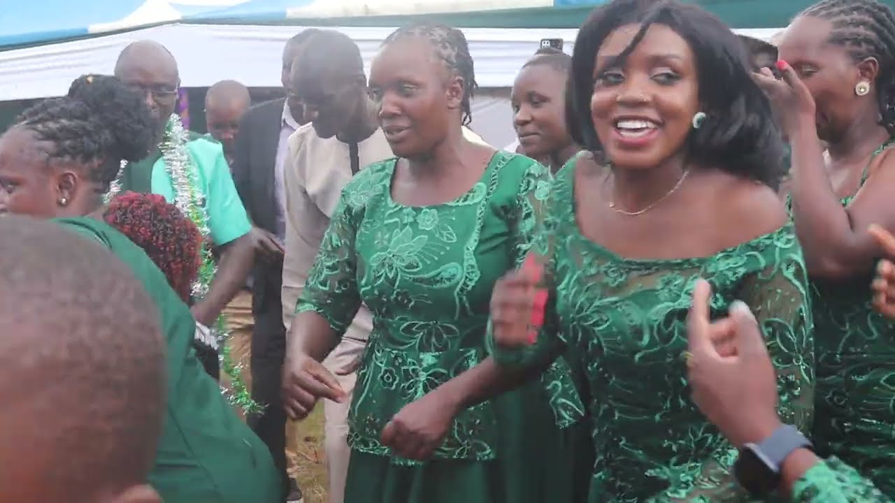 NAMWENGE WA ANYANDE ELECTRIFYING PERFOMANCE AT A DOWRY CEREMONY