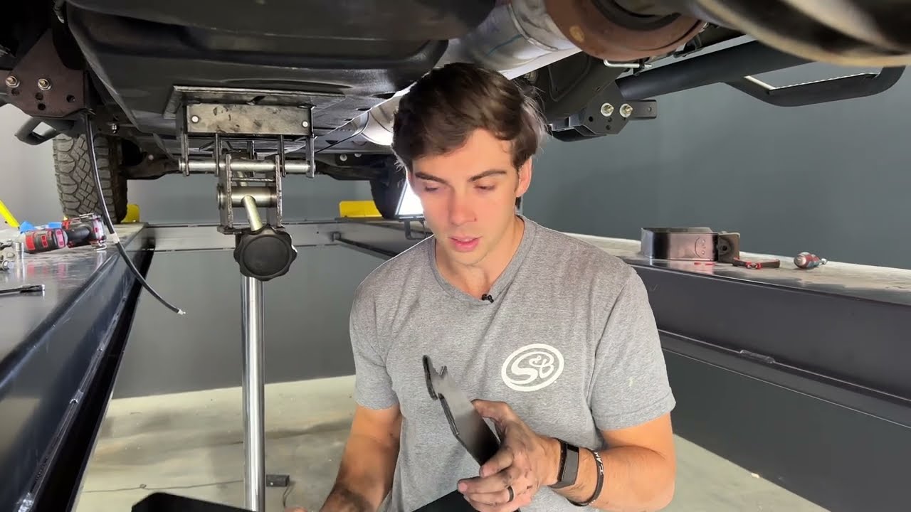 S&B 68 Gallon Replacement Fuel Tank Install 11-19 Silverado/Sierra 2500 3500 Crew Cab Long Bed 6.6l