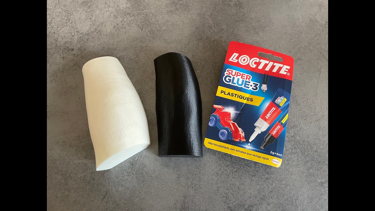 ENFIN ! UNE COLLE POUR LE PLASTIQUE