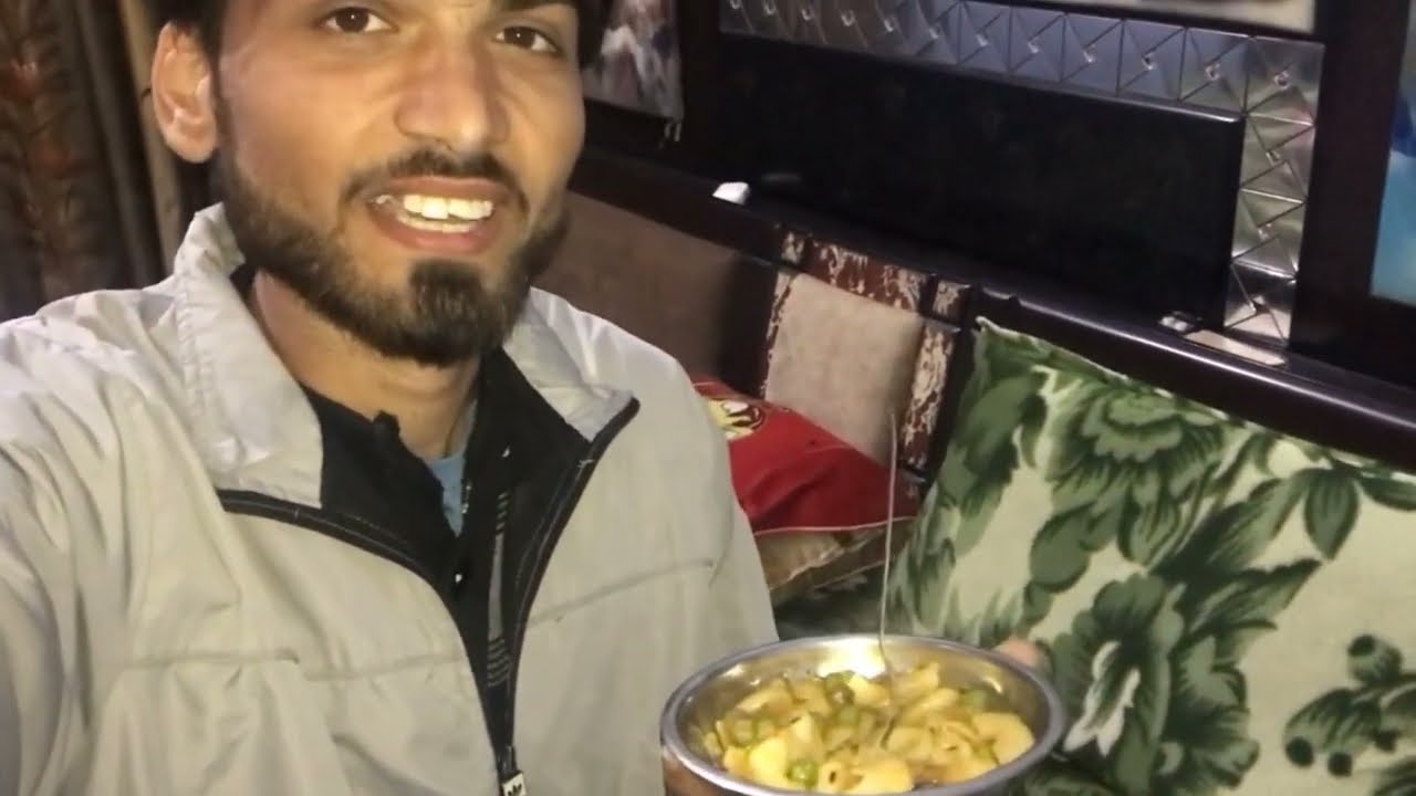 Mare Behan Ne De Harne Ke Party Aur Banae Macaroni 😀✨