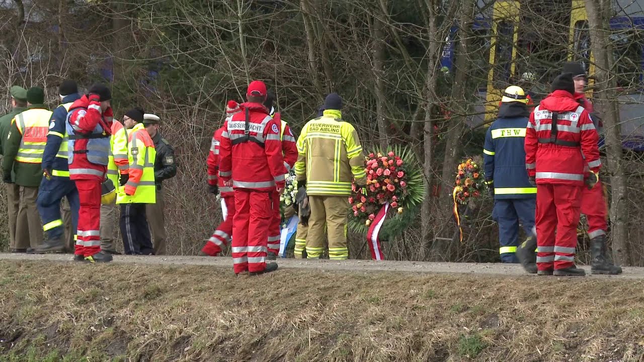 Besuch des Ortes des Zugunglücks in Bad Aibling - Bayern