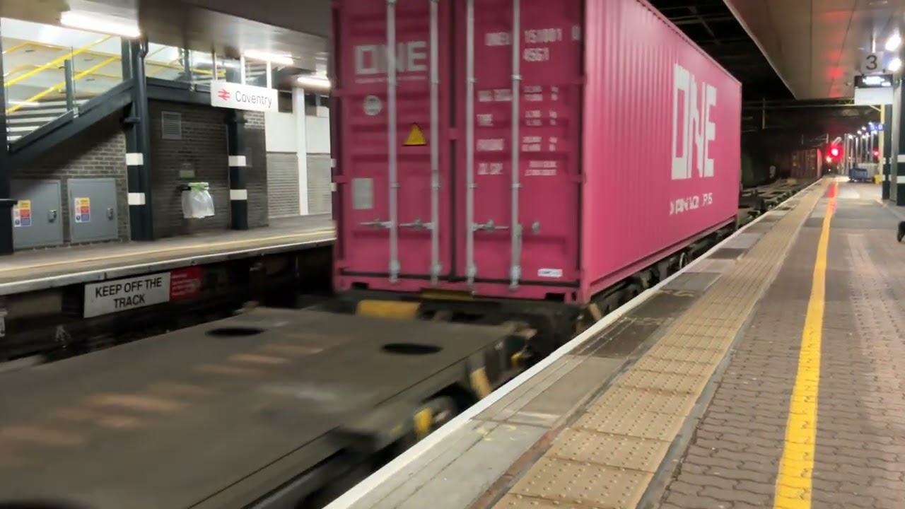 Class 66 freightliner at Coventry