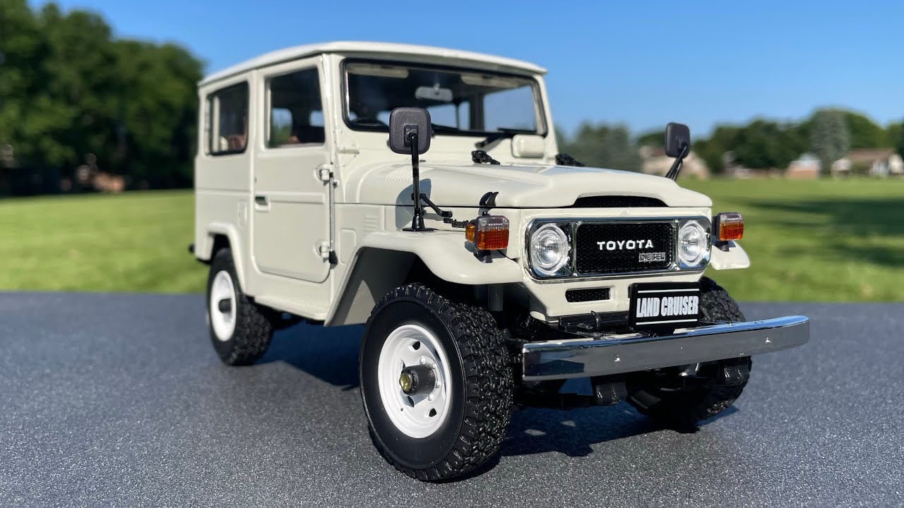 1:18 Toyota Land Cruiser 40-series (BJ40) by Kyosho