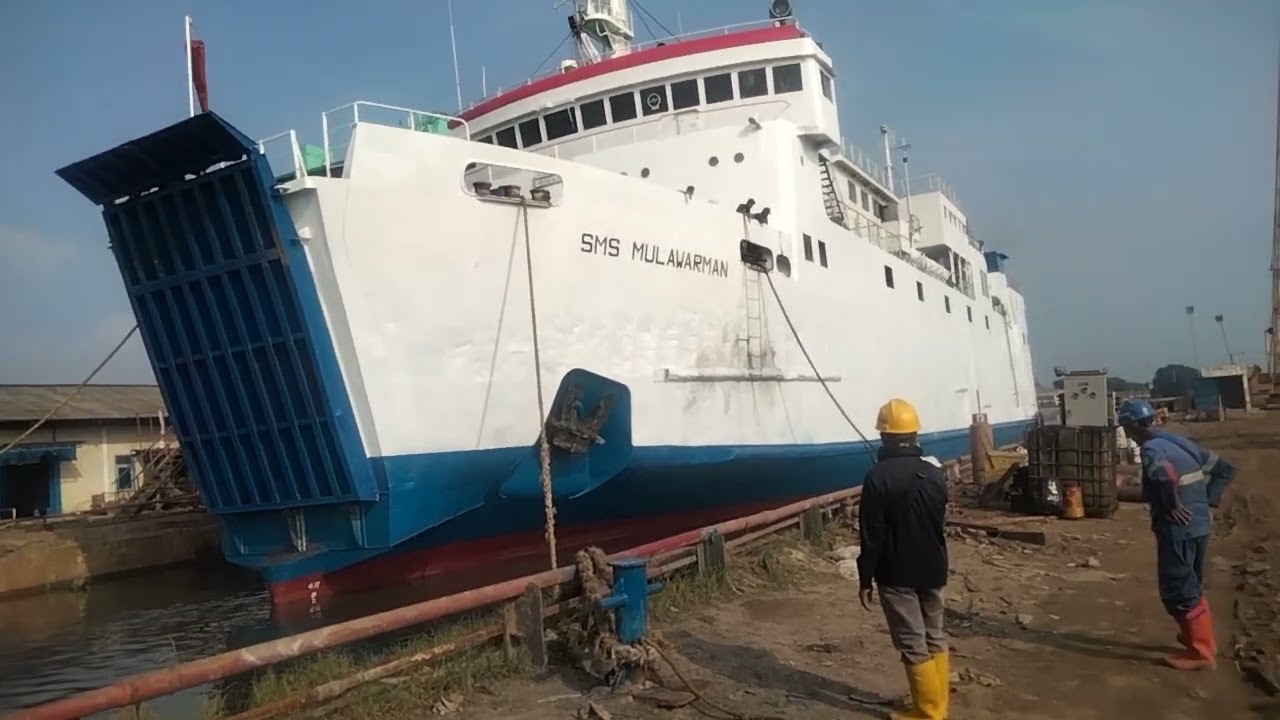 PT.dkb cirebon persiapan kmp.sms wulawarman keluar docking