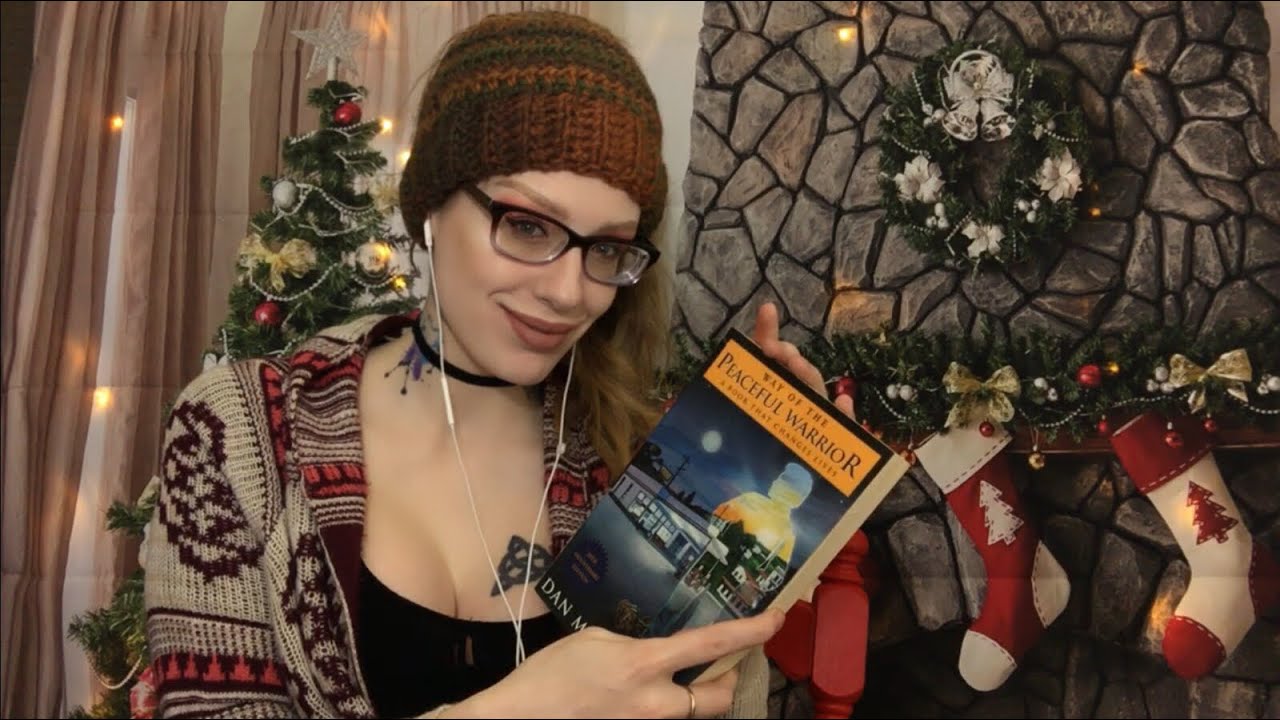 ASMR BINAURAL BOOK TAPPING, GRIPPING, & PAGE TURNING