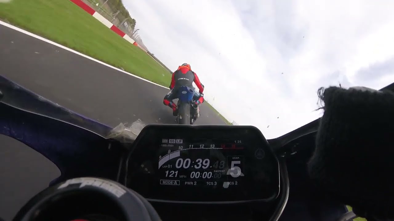 No limits Racing NLR 8/10/23 Yamaha R1 RD9 Donington Park Metzler Newcomer 1000 Race 4 Pt 1 Onboard
