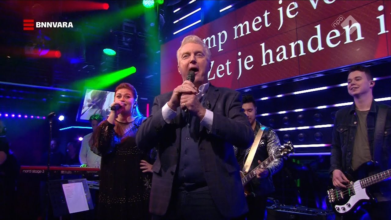 André van Duin zingt De Luizenmoeder Juf Ank carnavalskraker 'Hallo allemaal' live in DWDD