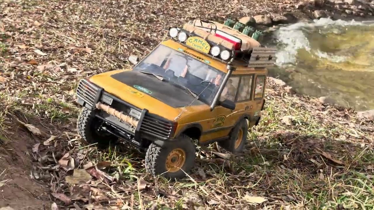 Fms Fcx10 Discovery pond side trailing at Floyd Lamb st park#fmsrc #cameltrophy 