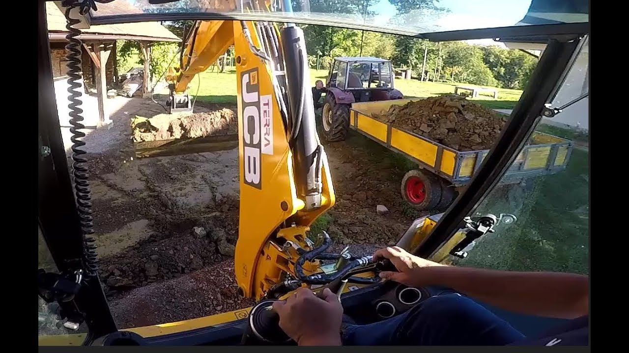 JCB 4cx backhoe loader Skilful Operator