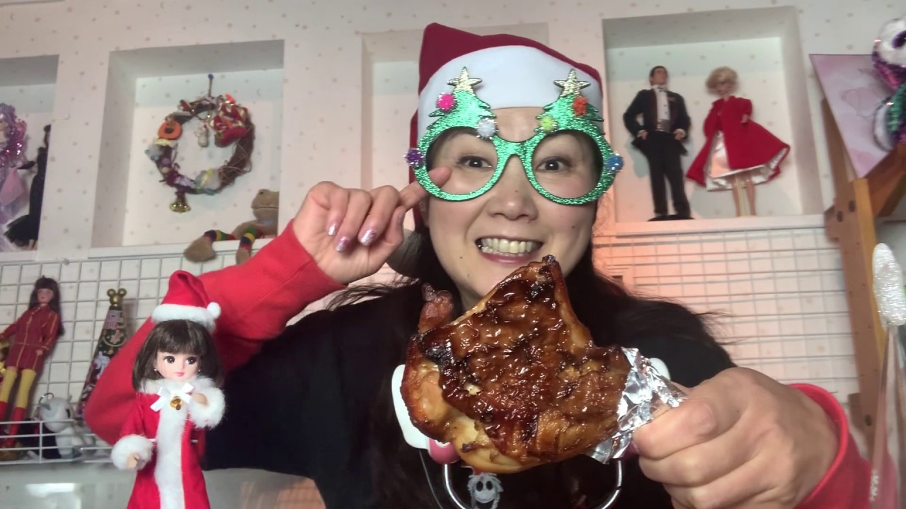 【ASMR】クリスマスチキン🍗と、ケーキ🍰食べてみた。サンタにもらったブーツのゾワゾワ付き🎅eating  sound🍗🍰