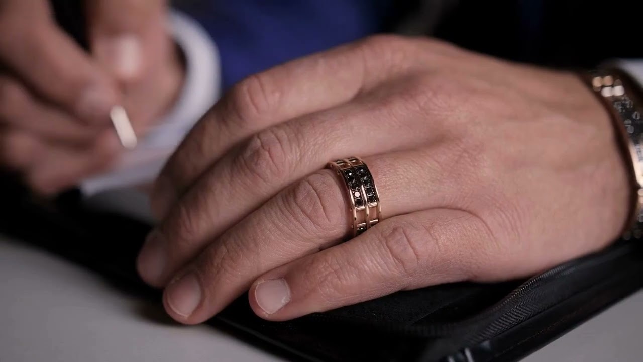 Anillo y pulsera para hombre ejecutivo