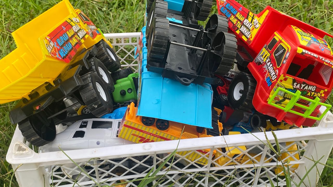Adventure of Finding and Collecting Toys