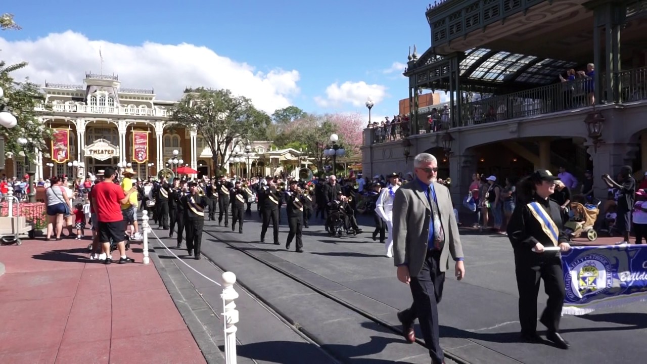 MKHS Band at Disney World Parade2