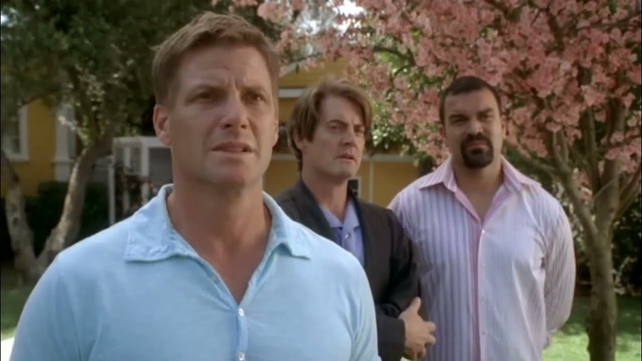 Julie Gets Strangled - Desperate Housewives 6x01/6x02 Scene