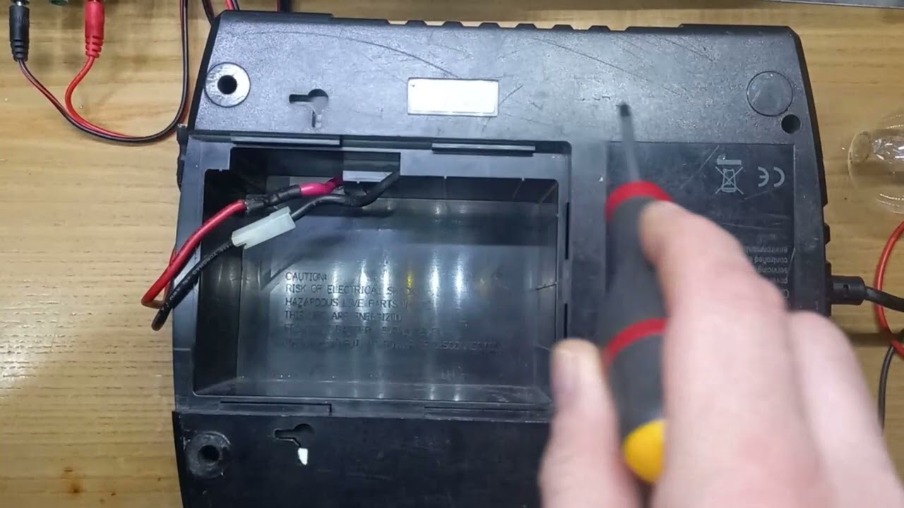 003 - RIPARAZIONE (?) UPS APC 700 VA