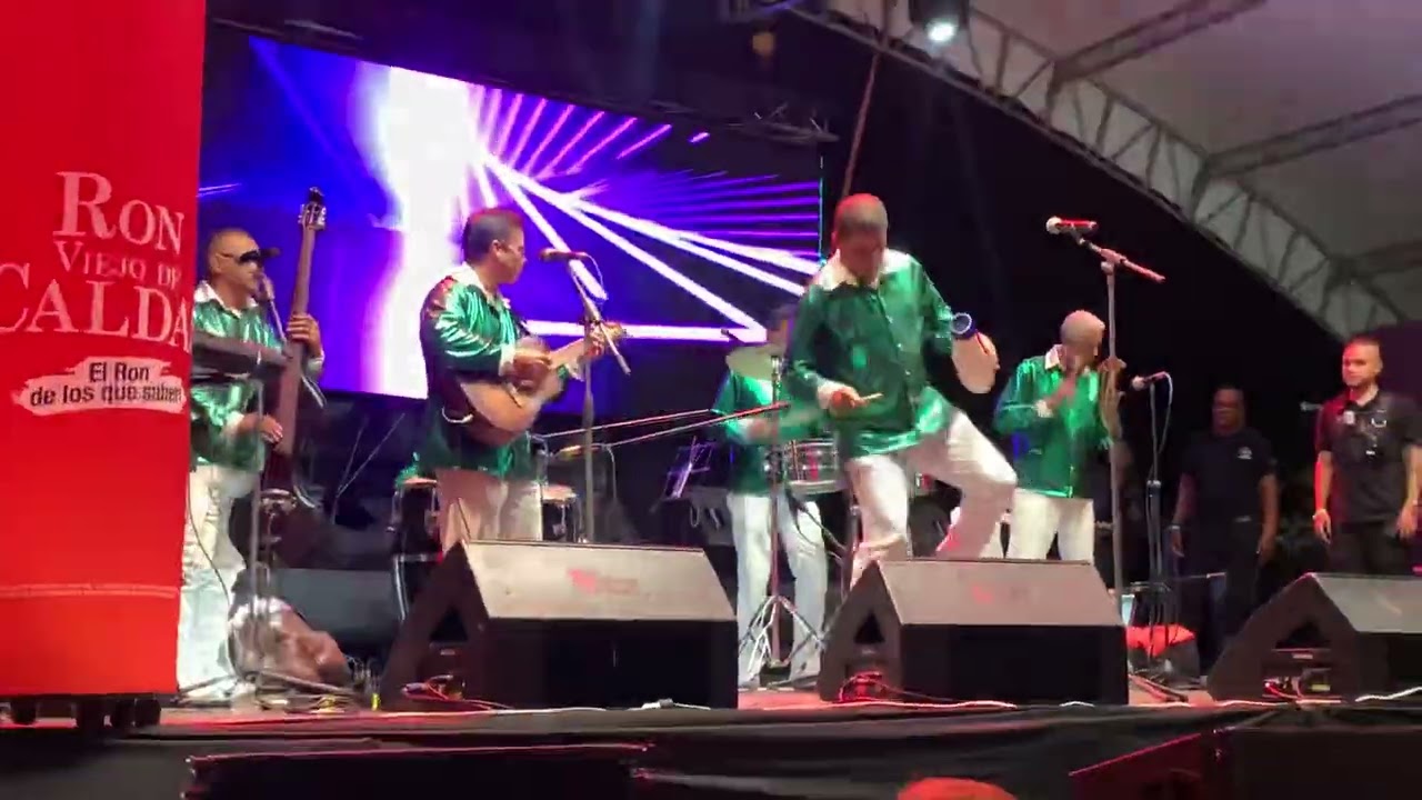 Vestida de blanco-Sexteto Juventud