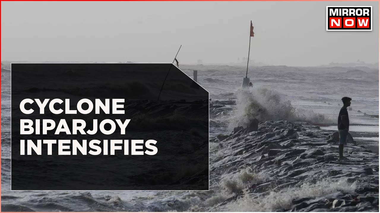 Cyclone Biparjoy LIVE : Heavy rains lash Gujarat ahead of landfall | Gujarat Cyclone | Maharashtra