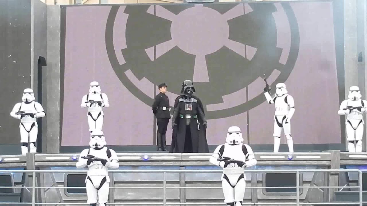 Disneyland Paris - Légendes de la Force 2020 - Découvrez La Marche Impériale avec Dark Vador ! [HD]