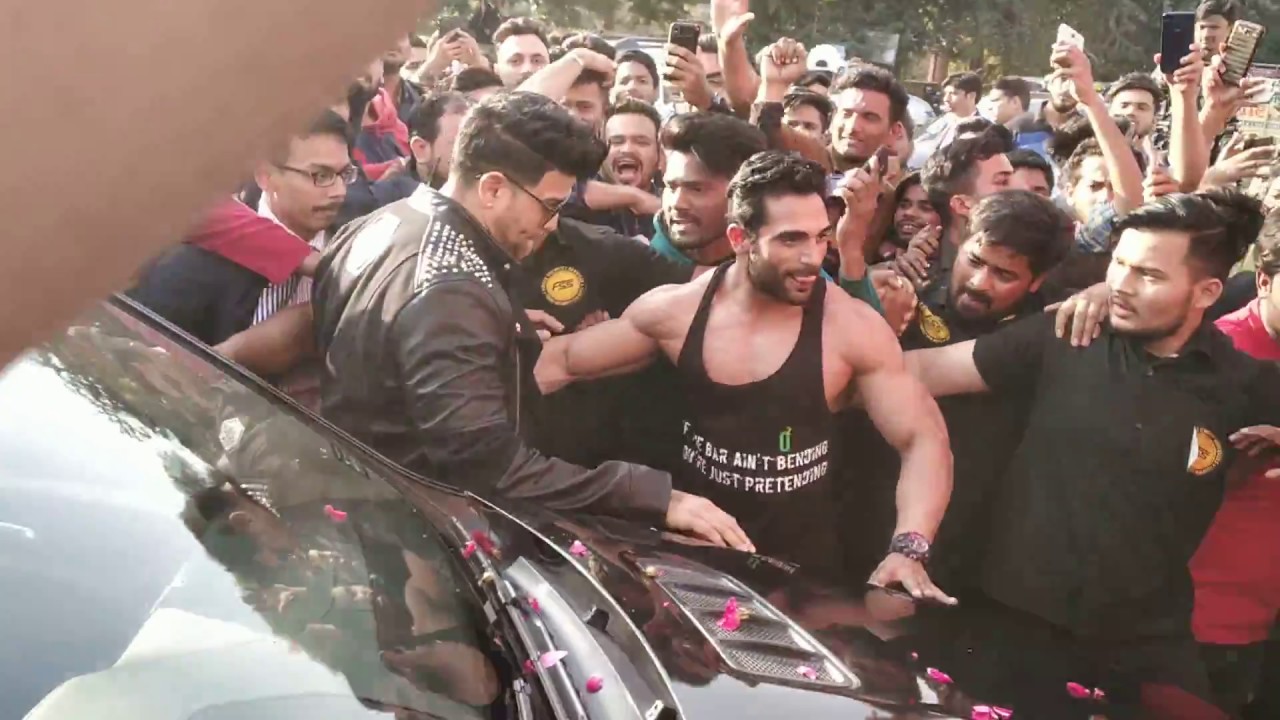 Sahil khan fan excitement goes wrong