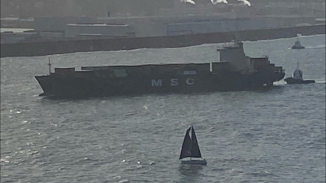 MSC SALINA III ; Buque entrando al Puerto de Bilbao …