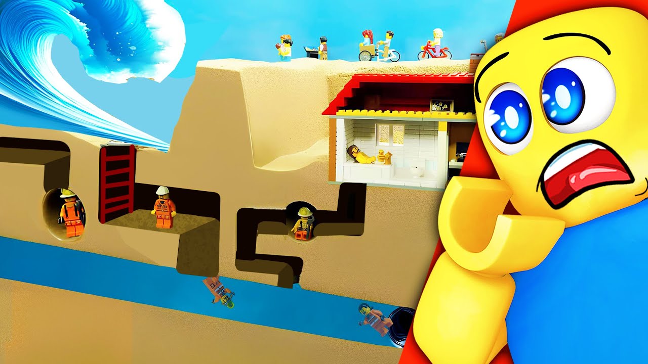 LEGO CITY vs GIANT TSUNAMI