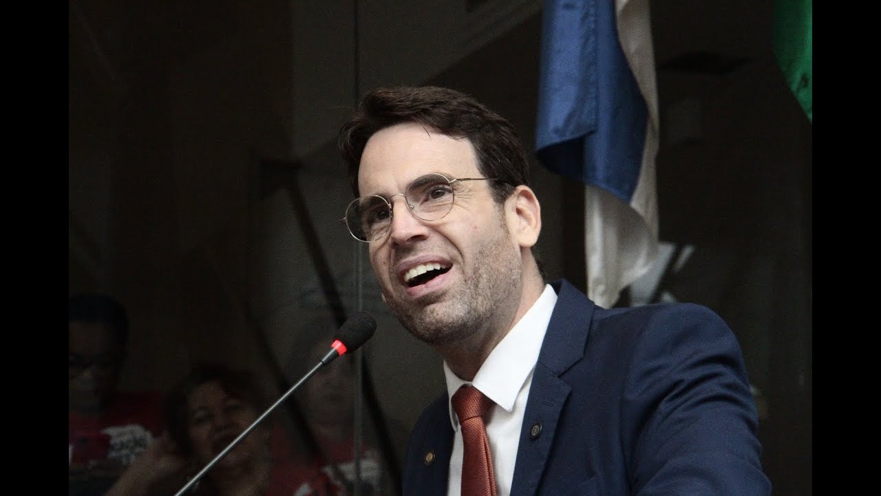 Eduardo Moura discute fiscalização parlamentar individual