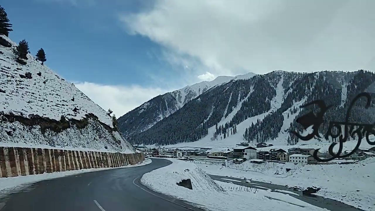 In SONMARG ♥️♥️ #kimlipsa #short #kashmri trips 