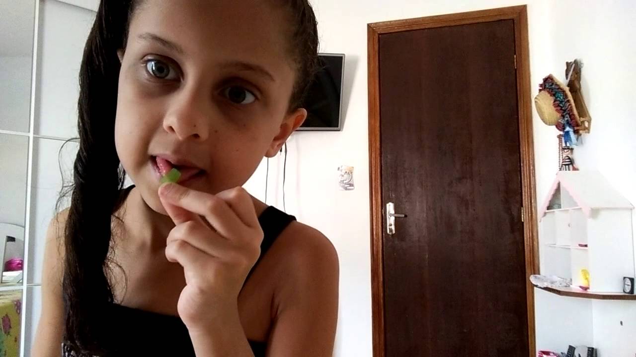 Coisas da casinha da Polly de cozinha e de banheir