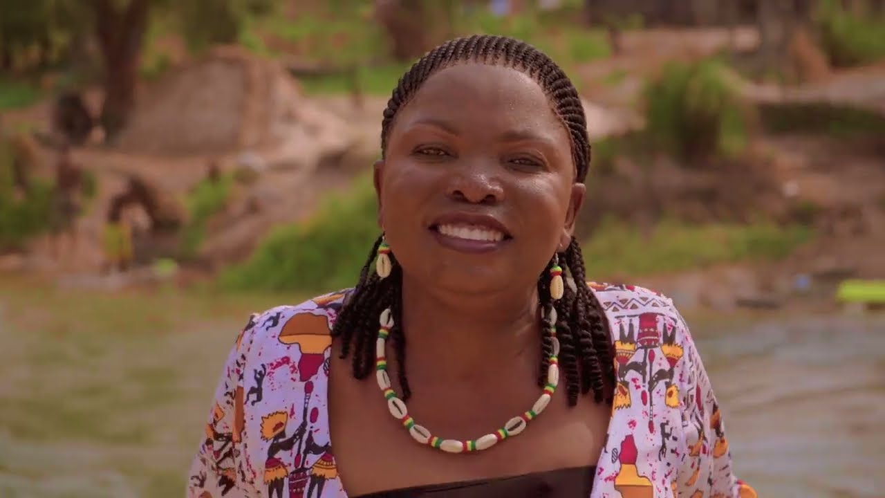Artiste : Sr Emilie okassa                                         titre : Elombe              